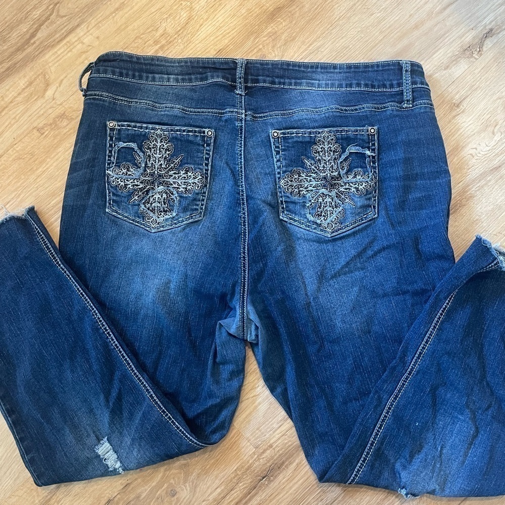HYDRAULIC Nolita Skinny Capri Women Size 20W Distressed Fray